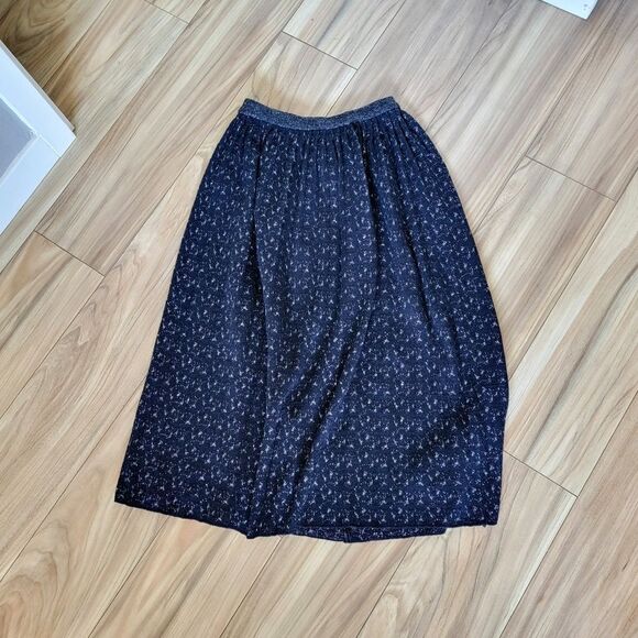 Jeanne Pierre Lambs Wool Knit Pleated Metallic Midi Skirt in Black & Silver - Picture 4 of 13